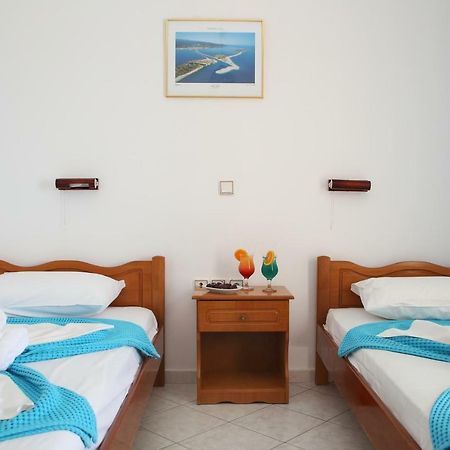 Theocharis Bros - Studios Apartments Áyios Nikítas Esterno foto