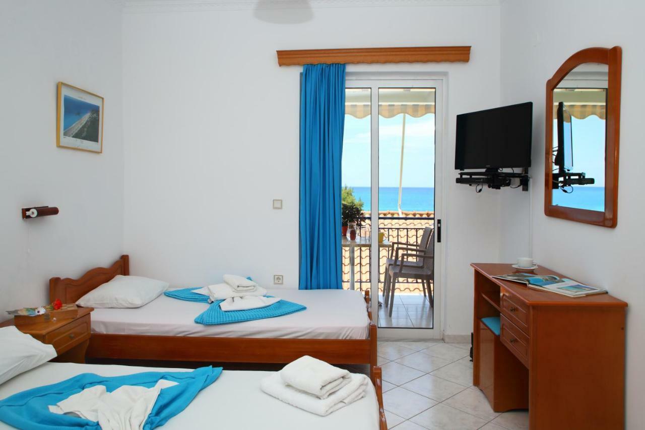 Theocharis Bros - Studios Apartments Áyios Nikítas Esterno foto