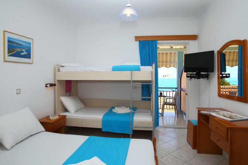 Theocharis Bros - Studios Apartments Áyios Nikítas Esterno foto