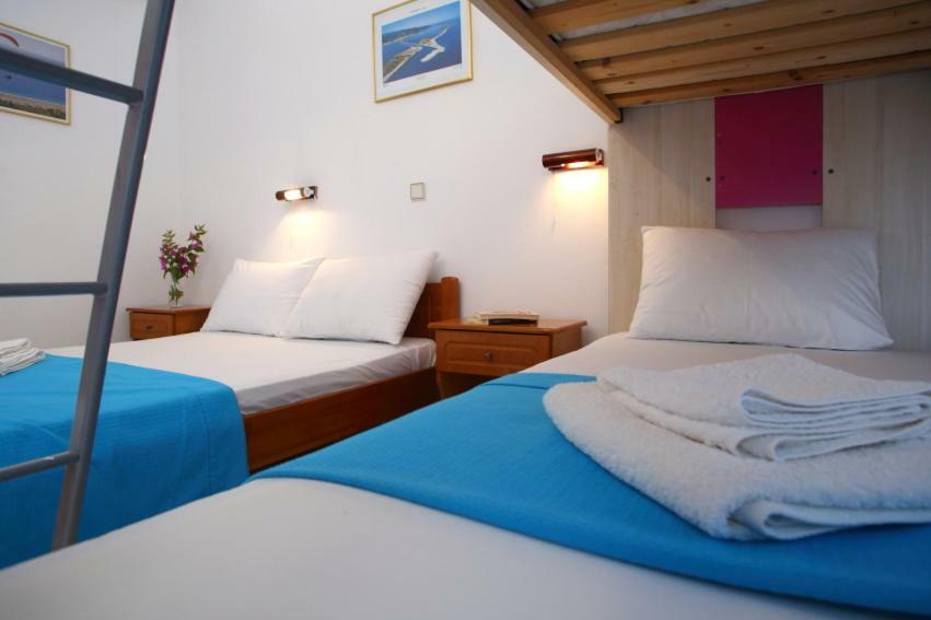 Theocharis Bros - Studios Apartments Áyios Nikítas Esterno foto
