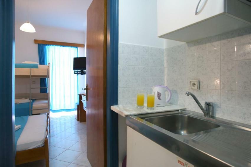 Theocharis Bros - Studios Apartments Áyios Nikítas Esterno foto